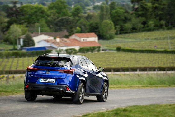 Lexus UX 2024