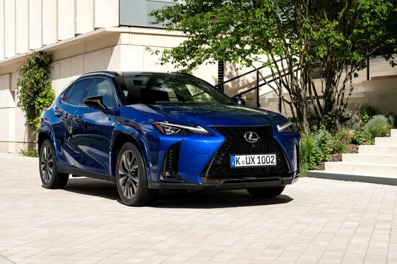 Lexus UX 2024