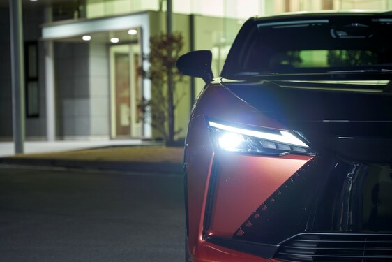 Lexus RZ 2023
