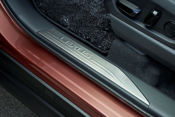 Lexus RZ 2023