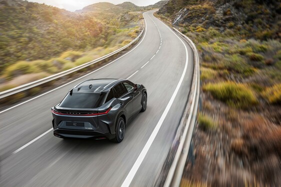 Lexus RZ 2023