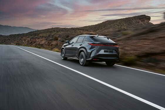 Lexus RZ 2023