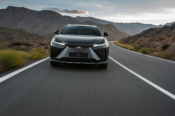 Lexus RZ 2023