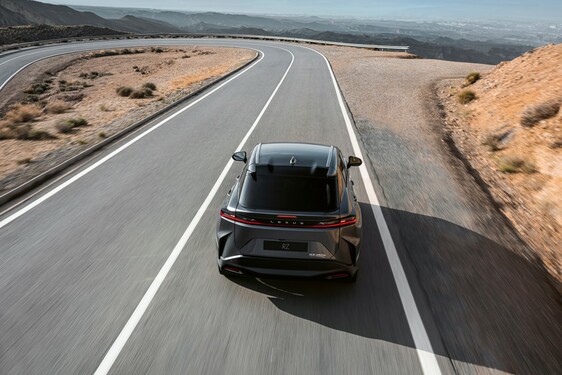 Lexus RZ 2023