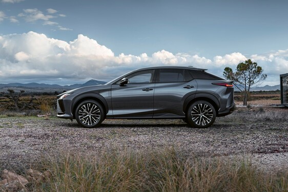 Lexus RZ 2023