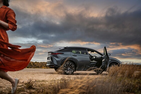 Lexus RZ 2023
