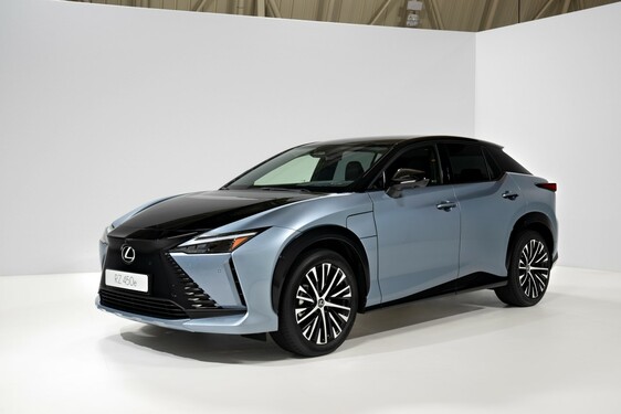 Lexus RZ 2023