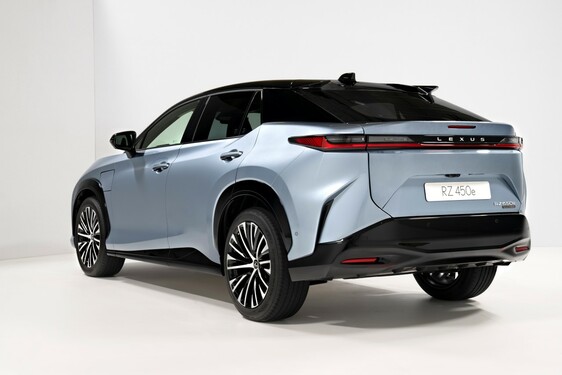 Lexus RZ 2023
