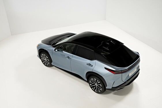 Lexus RZ 2023