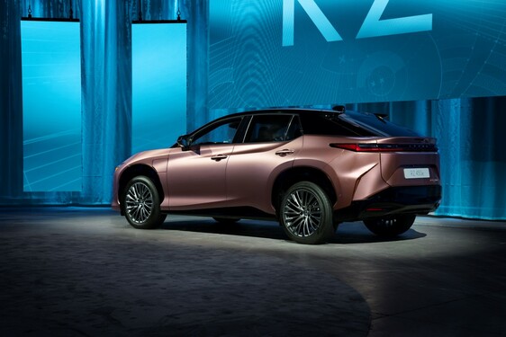 Lexus RZ 2023