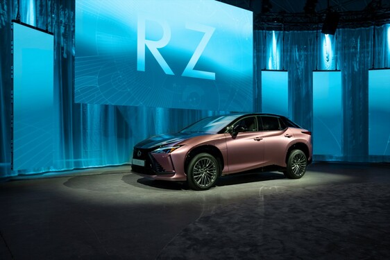 Lexus RZ 2023