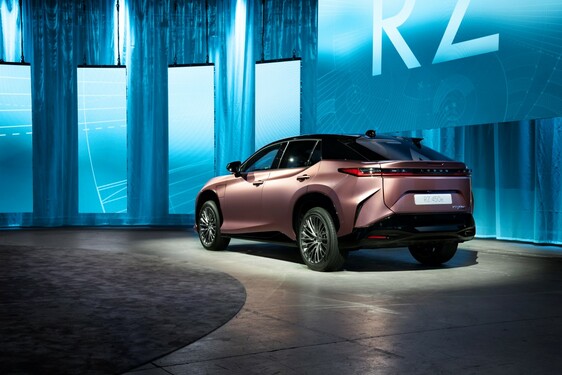 Lexus RZ 2023