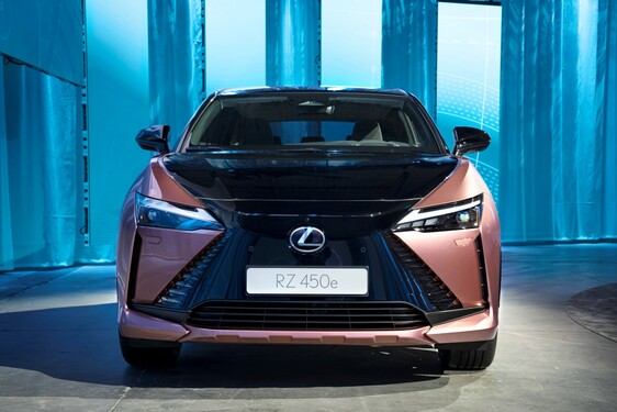 Lexus RZ 2023