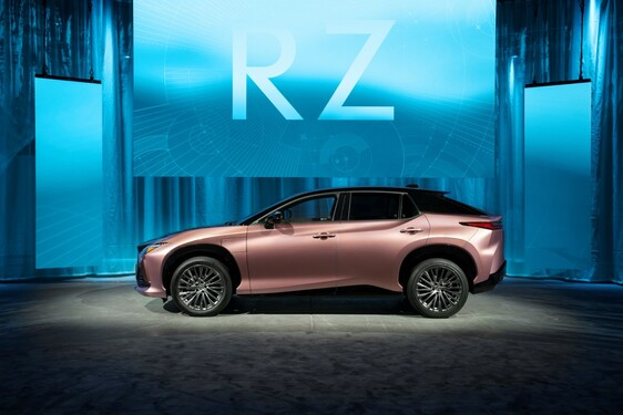 Lexus RZ 2023