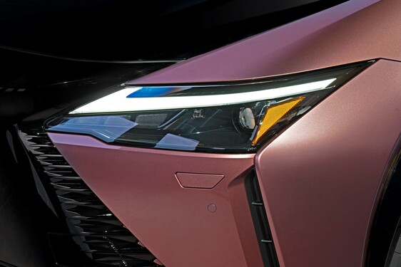 Lexus RZ 2023