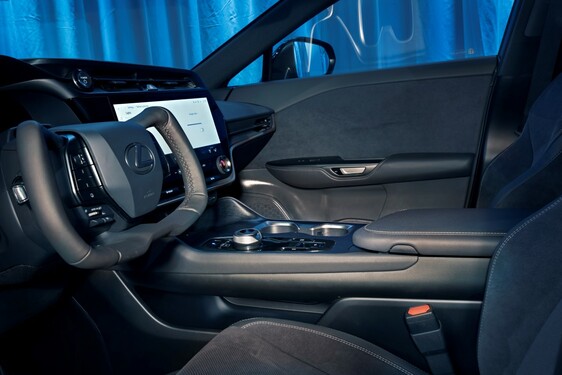 Lexus RZ 2023