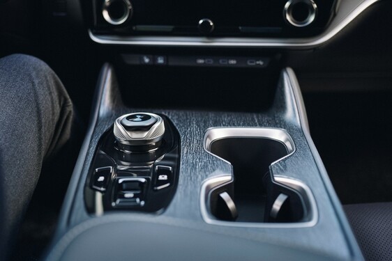 Lexus RZ 2023