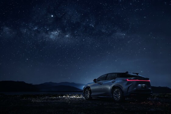 Lexus RZ 2023