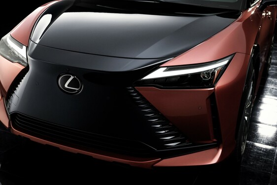 Lexus RZ 2023