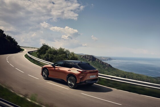 Lexus RZ 2023