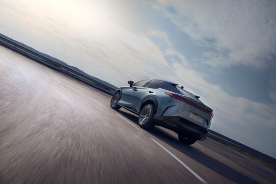 Lexus RZ 2023