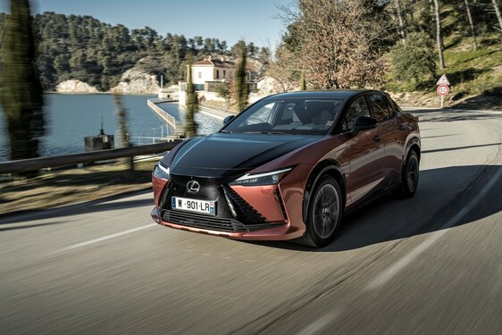Lexus RZ 2023