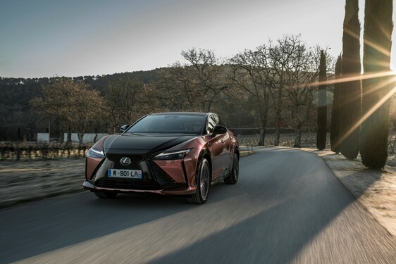 Lexus RZ 2023