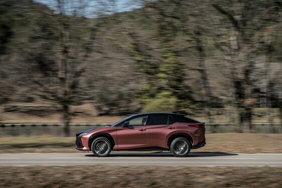 Lexus RZ 2023