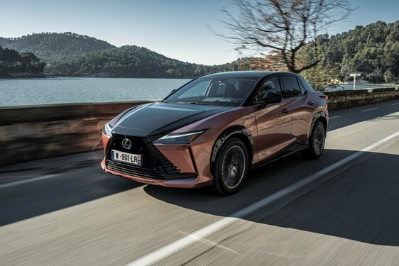 Lexus RZ 2023