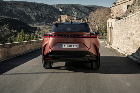 Lexus RZ 2023