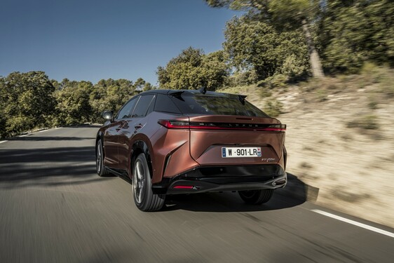 Lexus RZ 2023