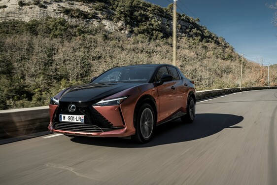 Lexus RZ 2023
