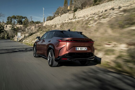 Lexus RZ 2023