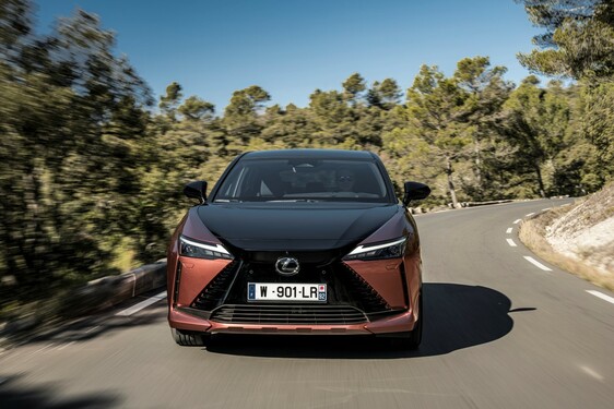 Lexus RZ 2023