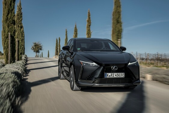 Lexus RZ 2023