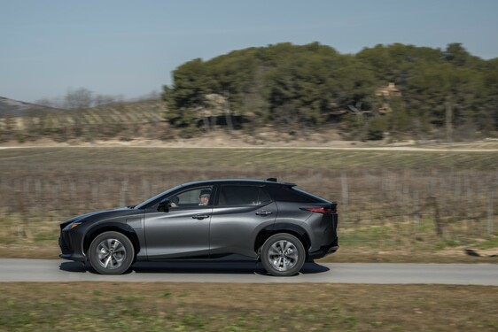 Lexus RZ 2023