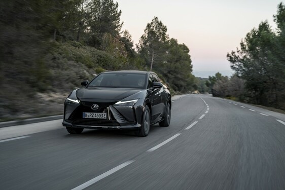 Lexus RZ 2023