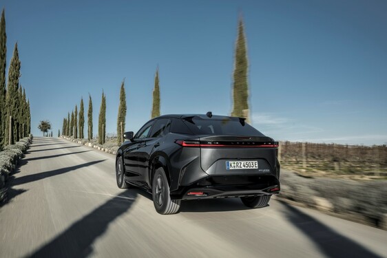 Lexus RZ 2023