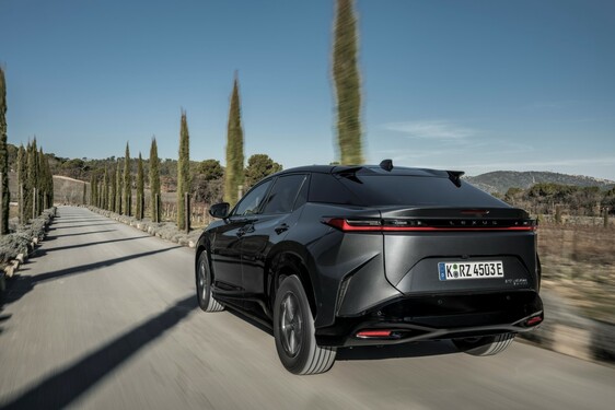 Lexus RZ 2023