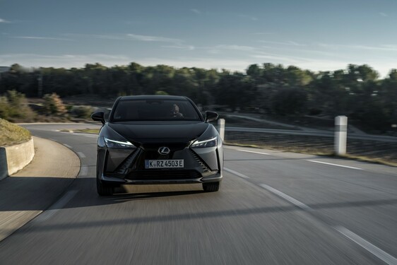 Lexus RZ 2023