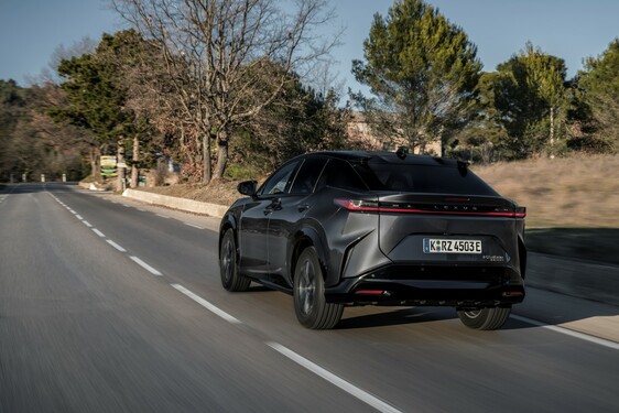 Lexus RZ 2023
