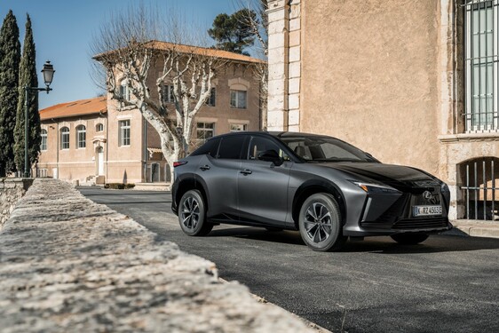 Lexus RZ 2023