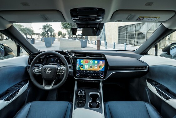Lexus RZ 2023