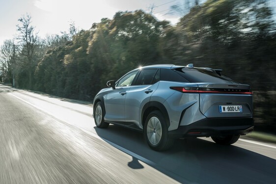 Lexus RZ 2023