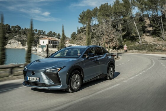 Lexus RZ 2023