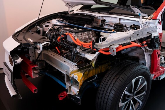 Lexus RZ 2023