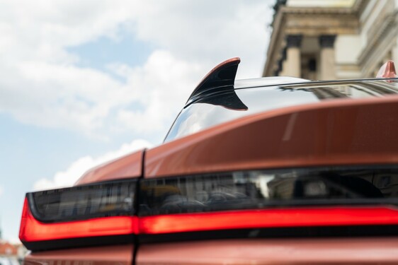 Lexus RZ 2023