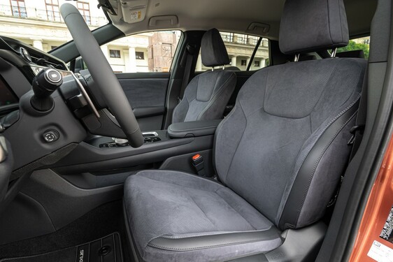 Lexus RZ 2023