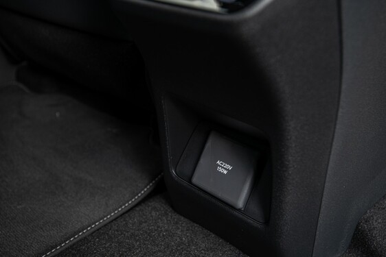 Lexus RZ 2023