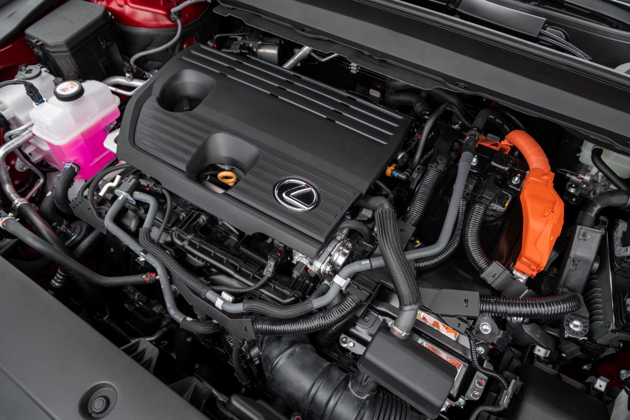 HYBRYDY I HYBRYDY PLUG-IN LEXUSA PEWNE PRZEZ LATA Z PROGRAMEM PRZEDŁUŻANIA GWARANCJI BATERII